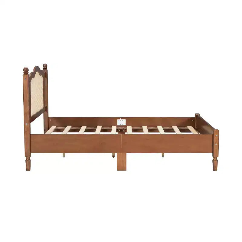 Letto a Piattaforma in Legno a Grandezza Naturale con Testiera in Rattan