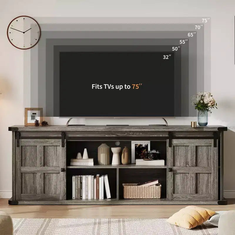 Mobile porta TV rustico con ante scorrevoli a persiana e presa di corrente — Adatto fino a 80"