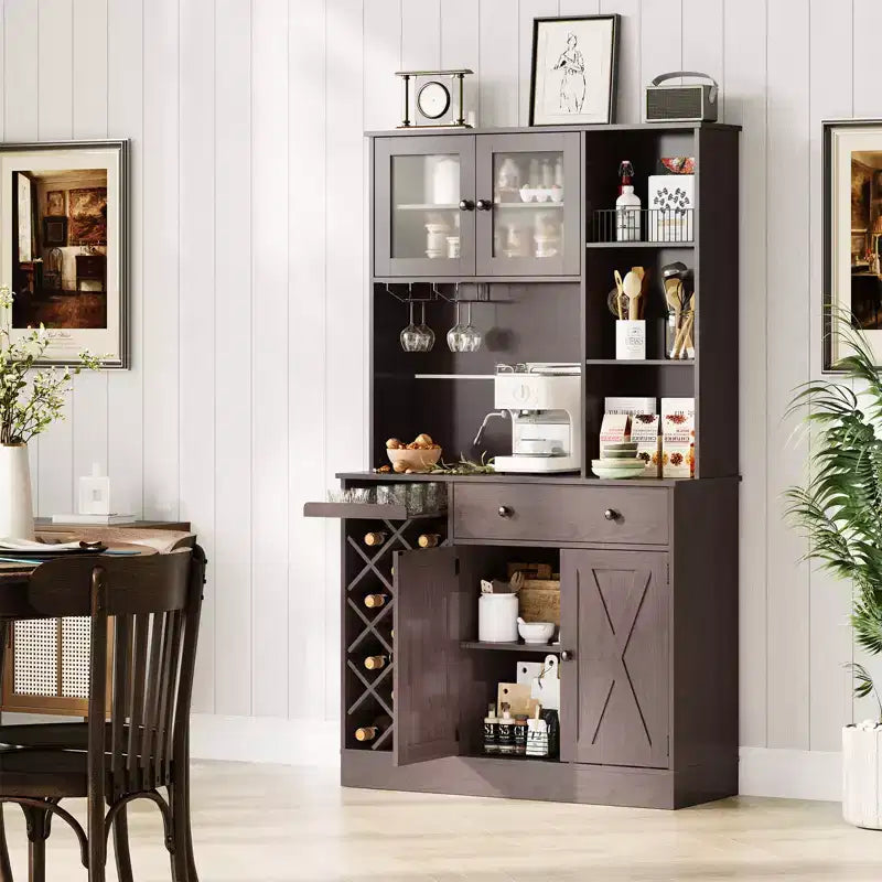 Mobile bar da caffè con portabottiglie e prese di corrente