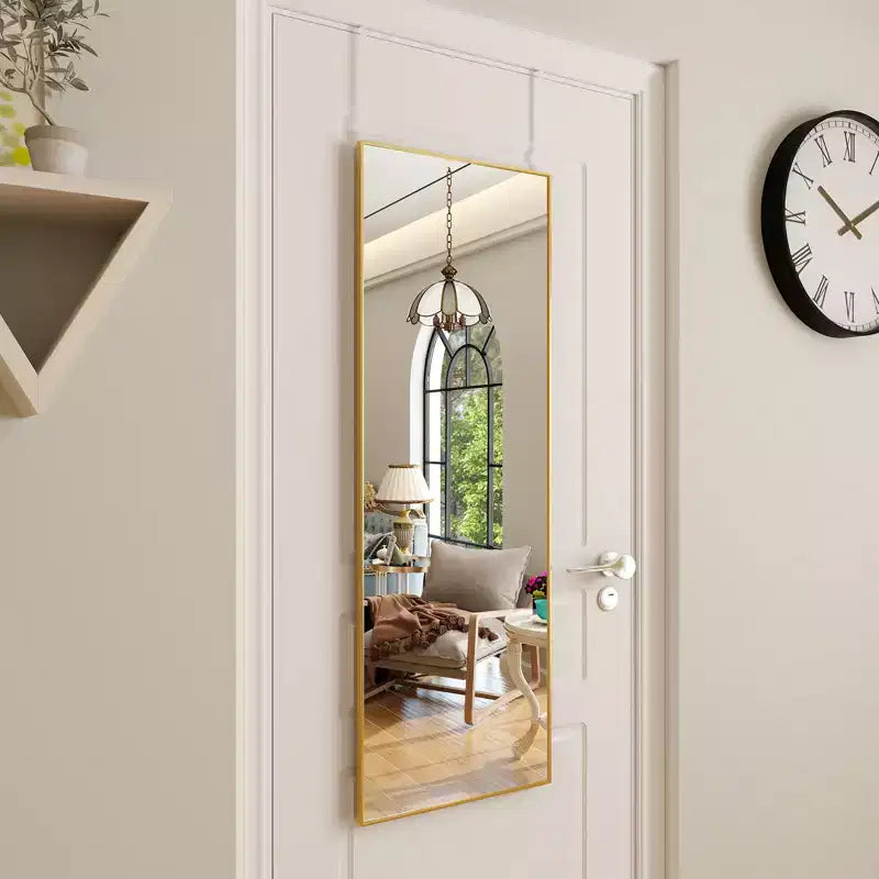 Specchio rettangolare a figura intera con cornice in alluminio