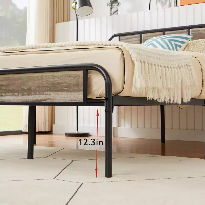Struttura Letto a Piattaforma in Metallo con Testiera in Legno
