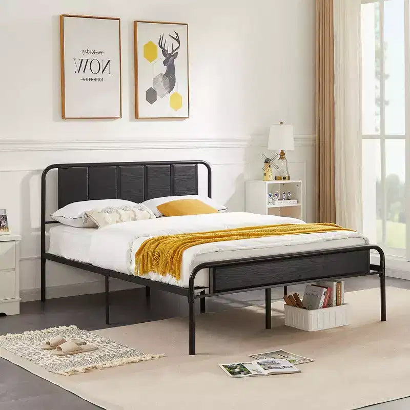 Struttura Letto a Piattaforma in Metallo con Testiera in Legno