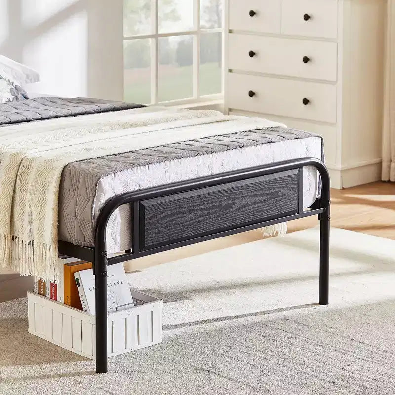 Struttura Letto a Piattaforma in Metallo con Testiera in Legno